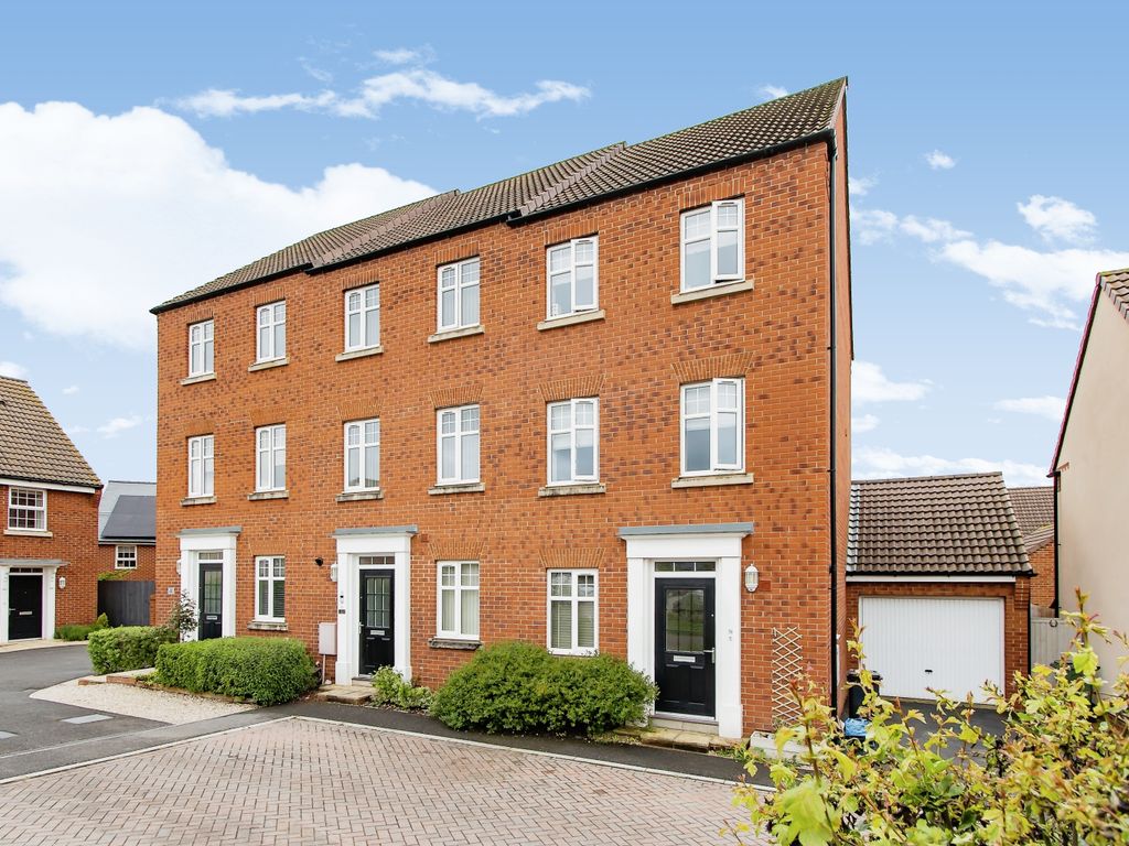 4 bed semidetached house for sale in Port Stanley Close, Taunton TA2
