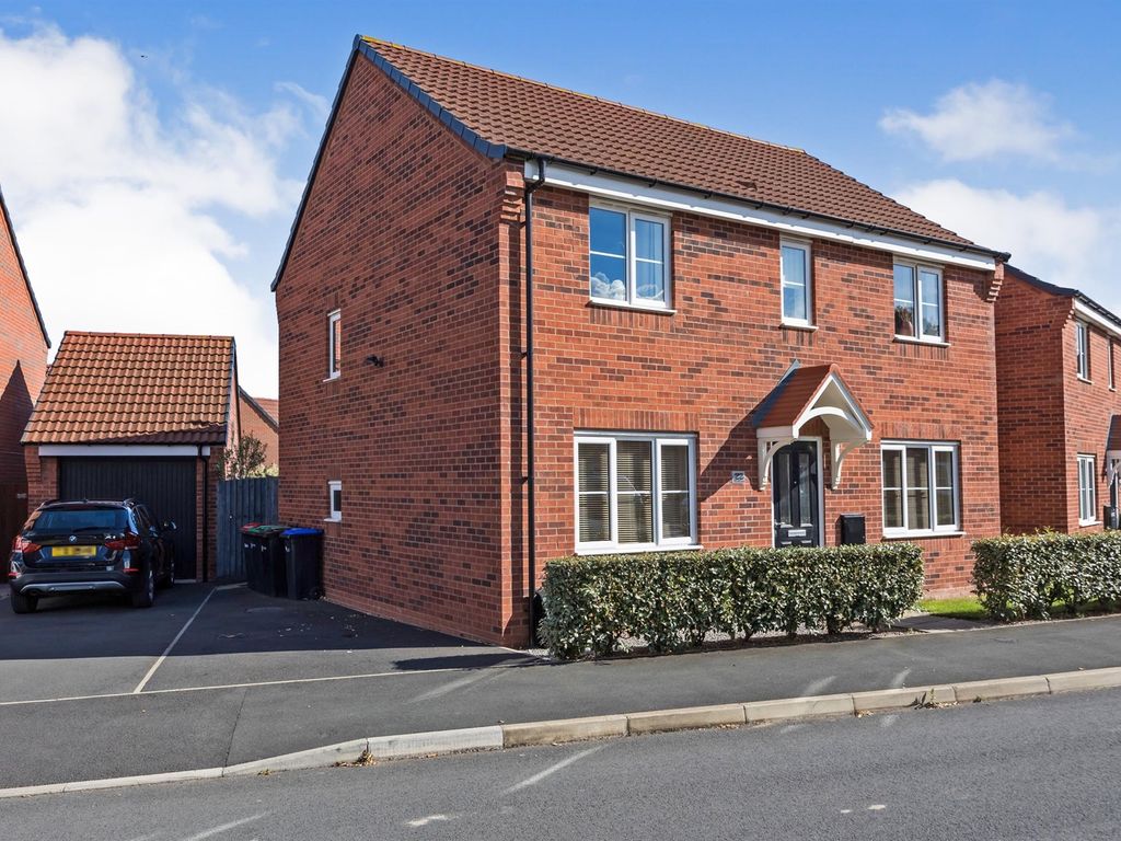 4 bed detached house for sale in Spitfire Way, Hucknall, Nottingham