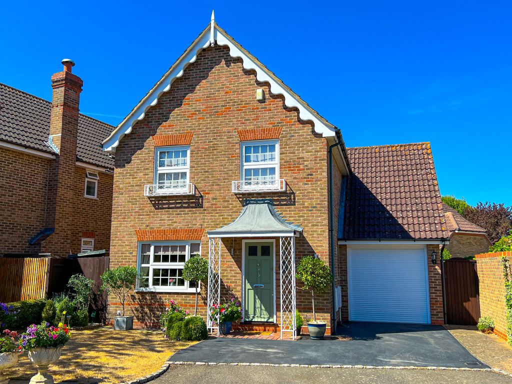 4 bed detached house for sale in Lytcott Drive, West Molesey KT8 Zoopla