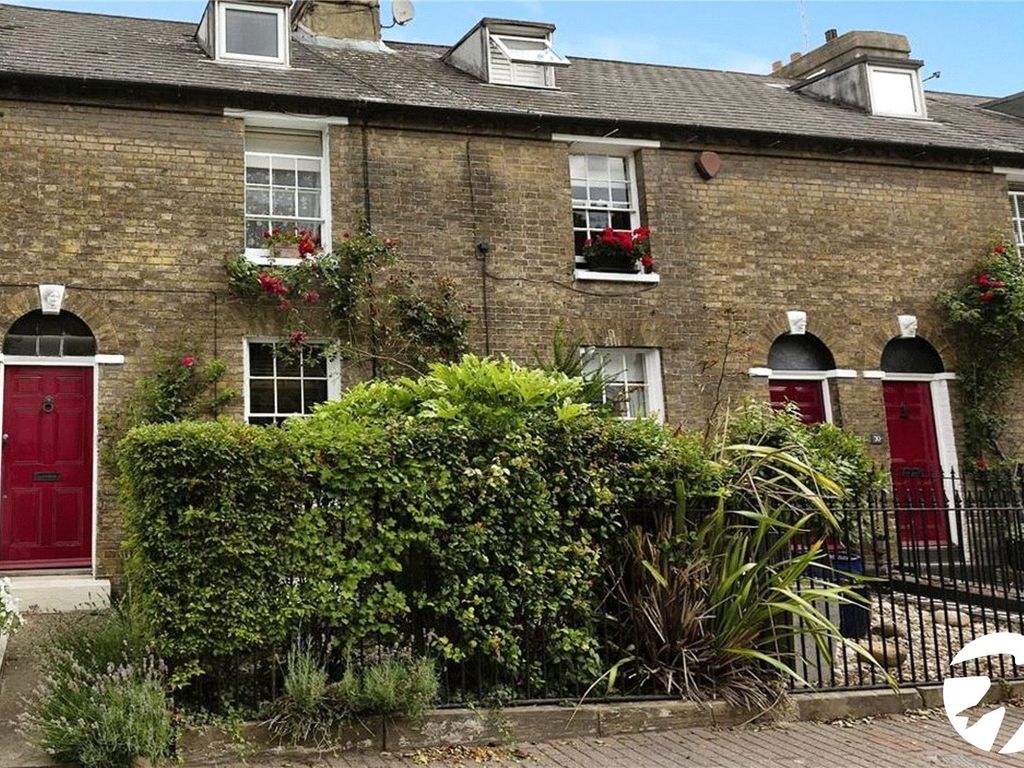 3 bed end terrace house for sale in High Street, Greenhithe, Kent DA9
