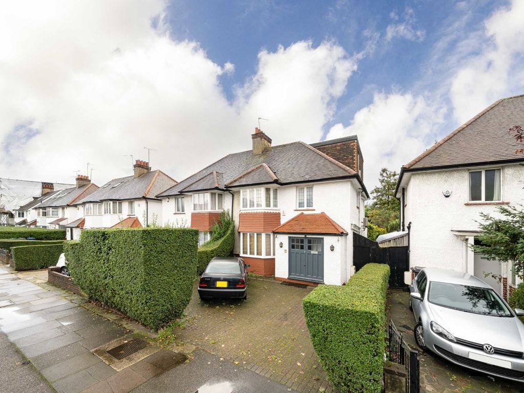 4 bed semidetached house for sale in The Vale, London NW11, £899,950