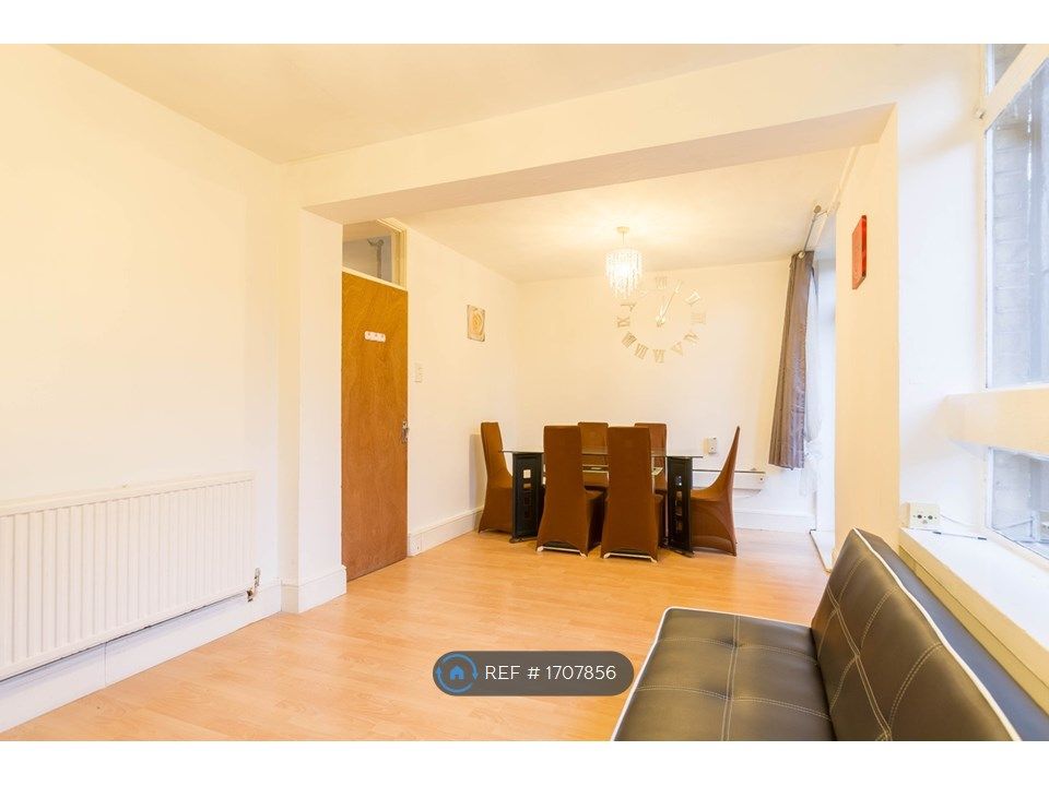 3 bed flat to rent in Arthur Wade House, London E2 Zoopla