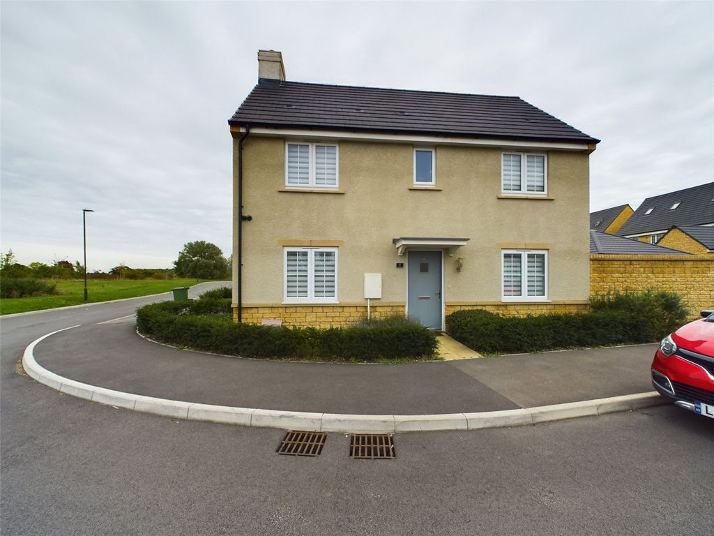 3 bed detached house for sale in Birdwood Crescent, Brockworth