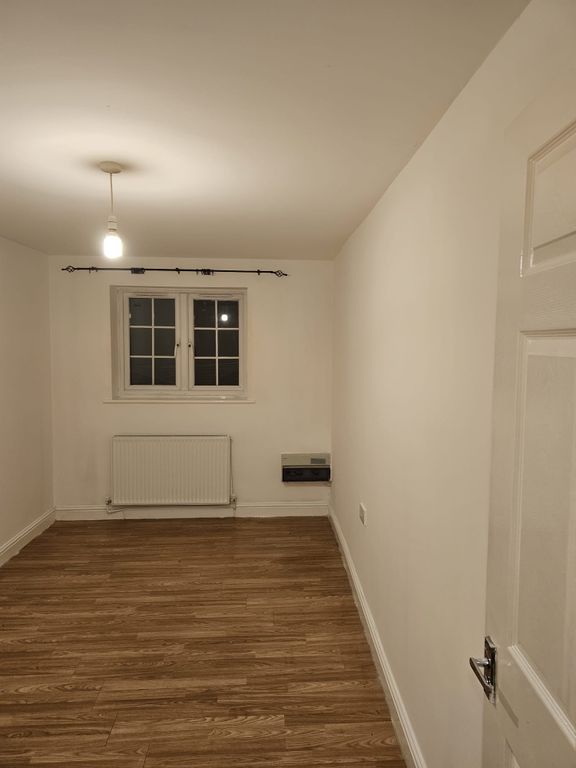 1 bed flat to rent in Woodlands Road, Bedworth CV12, £575 pcm Zoopla