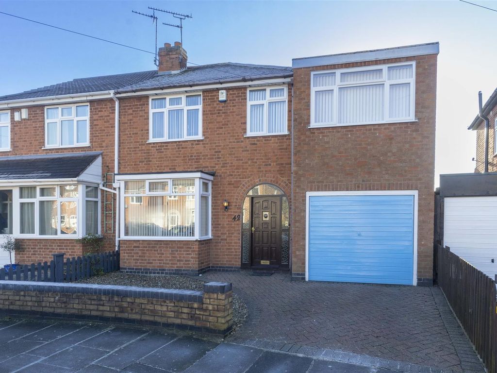 4 bed semidetached house for sale in Deancourt Road, West Knighton