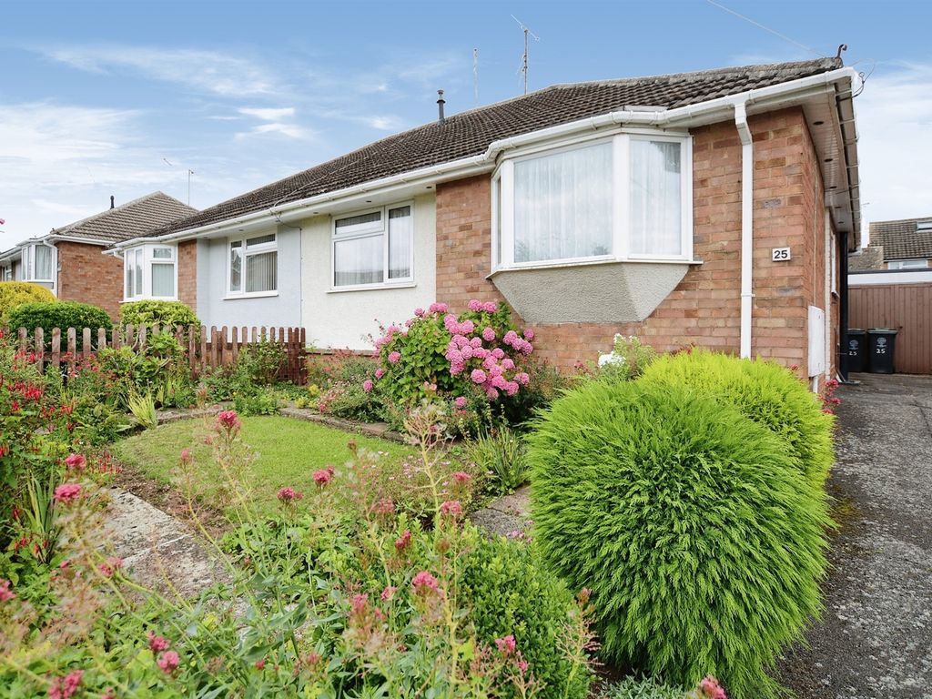 2 bed semidetached bungalow for sale in Meadow View, Higham Ferrers