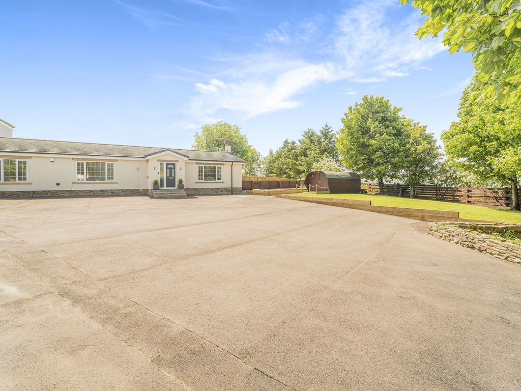 3 bed bungalow for sale in Long Causeway, Cliviger, Burnley, Lancashire