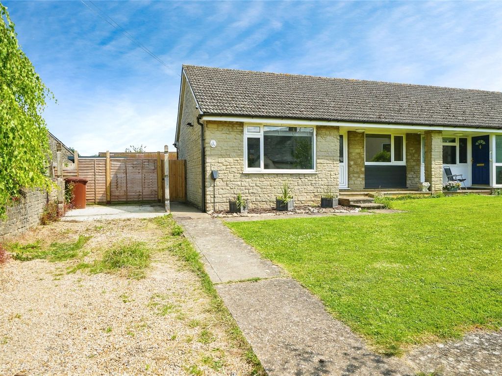 2 bed bungalow for sale in Bainton Road, Hethe, Bicester, Oxfordshire OX27, £290,000 Zoopla
