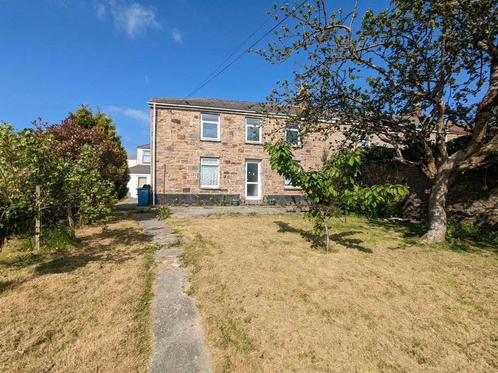 1 bed property to rent in 1 Maynes Row, Tuckingmill, Camborne TR14, £