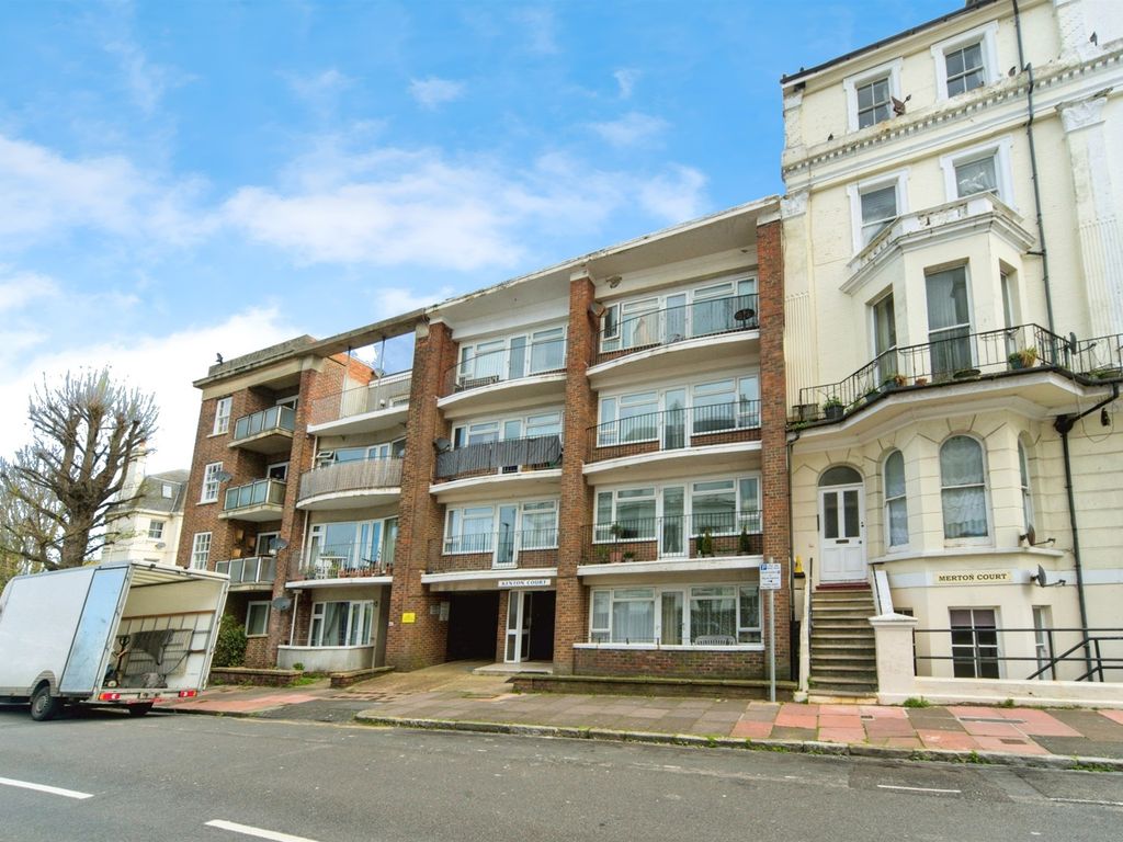 1 bed flat for sale in Jevington Gardens, Eastbourne BN21, £150,000