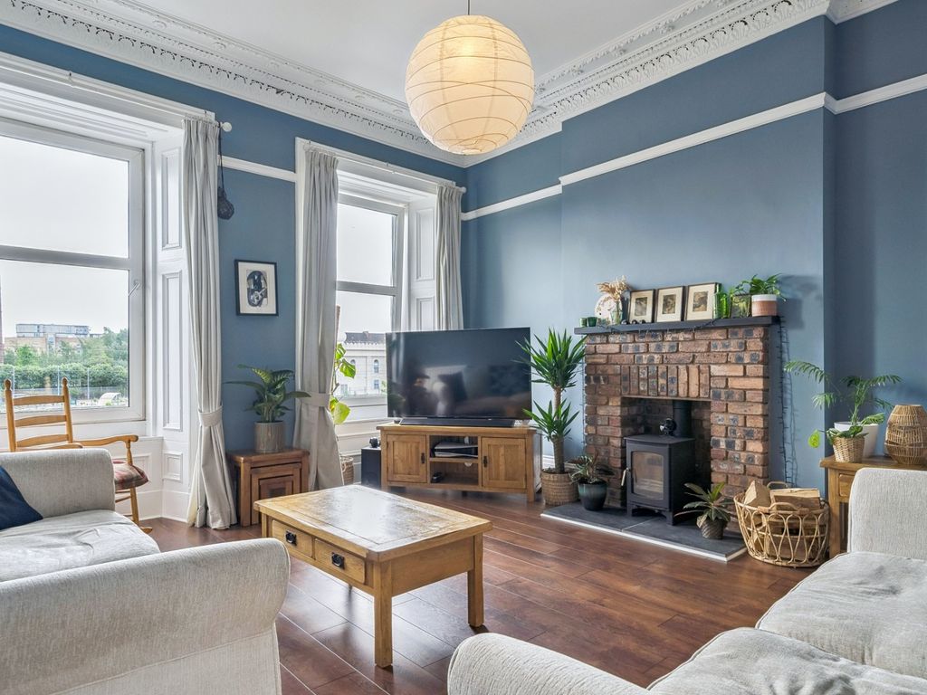 2 bed flat for sale in Darnley Street, Pollokshields, Glasgow G41, £