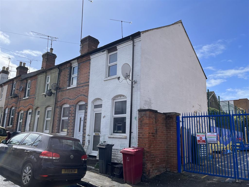 2 bed property to rent in Blenheim Gardens, Reading RG1, £1,400 pcm