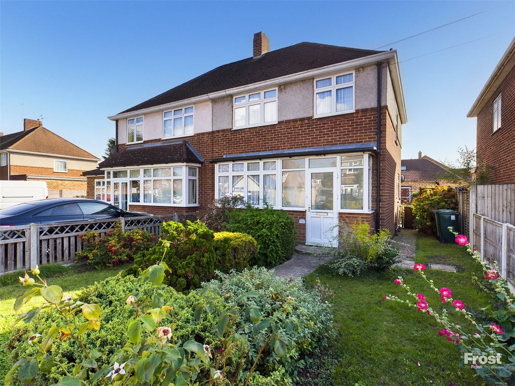 3 bed semidetached house for sale in Hogarth Avenue, Ashford, Surrey
