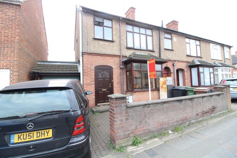 3 bed end terrace house for sale in Wingate Road, Luton LU4, £290,000