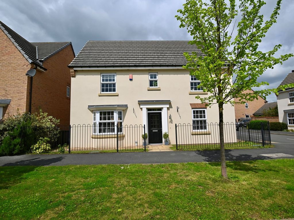 4 bed detached house for sale in Broad Lane, Auckley, Doncaster DN9