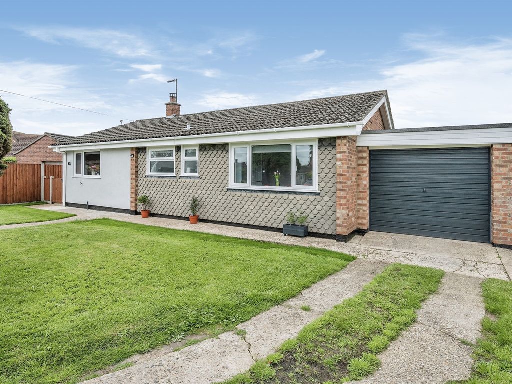 3 bed detached bungalow for sale in Burton Avenue, North Walsham NR28