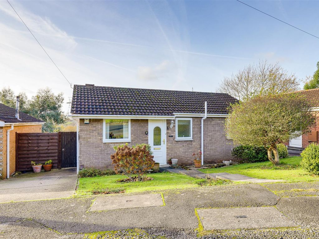 2 bed detached bungalow for sale in Woodhedge Drive, Thorneywood Nottinghamshire NG3, £210,000