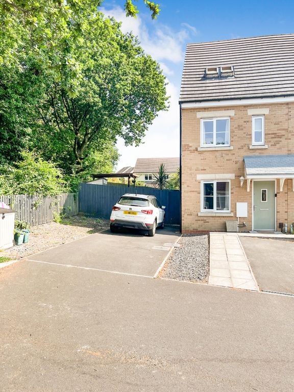 3 bed end terrace house for sale in Beauchamp Walk, Gorseinon, Swansea, West SA4, £