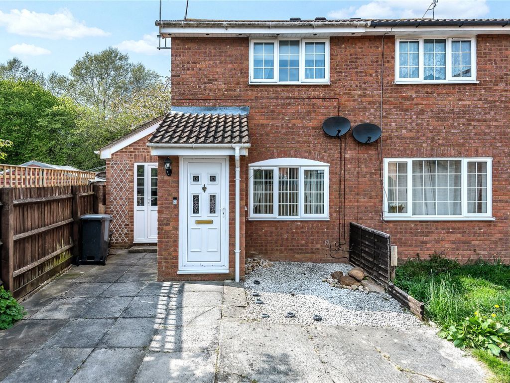2 bed semidetached house for sale in Alder Close, Woodhall Park
