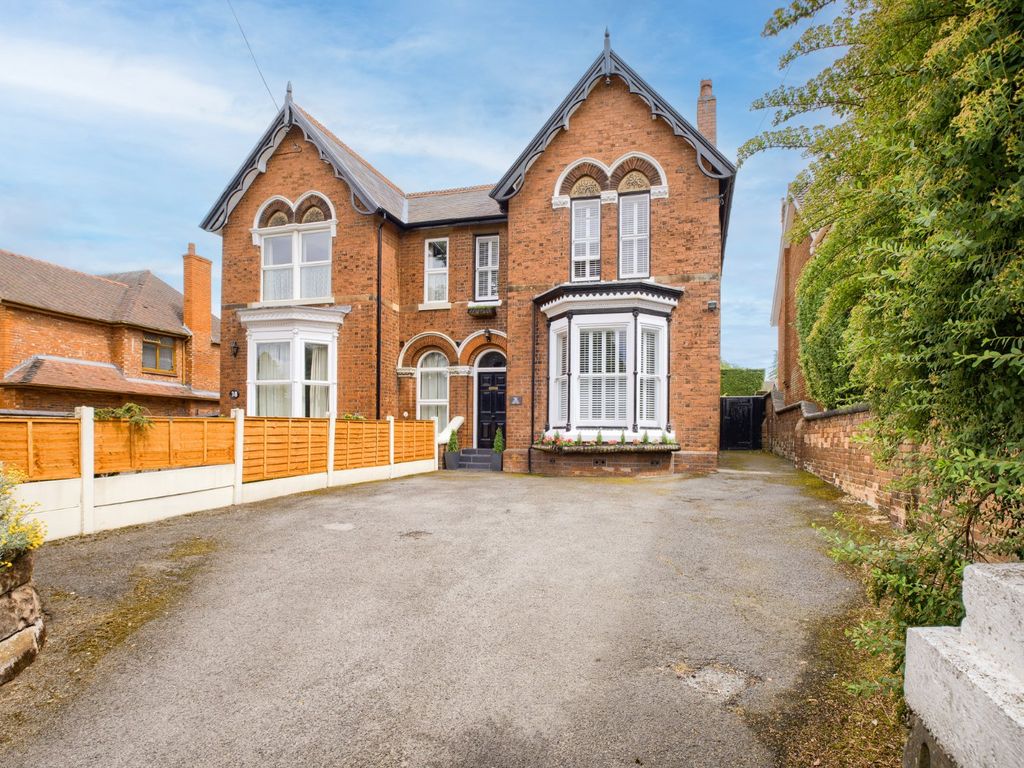 5 bed semidetached house for sale in Stafford Road, Bloxwich, Walsall