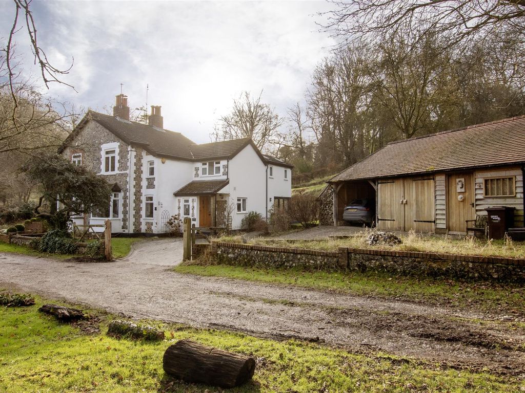 4 bed semidetached house for sale in Old Lane, Tatsfield, Westerham