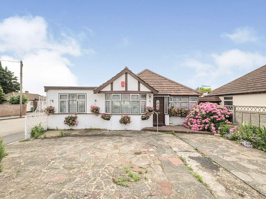 3 bed bungalow for sale in King Harolds Way, Bexleyheath DA7 Zoopla