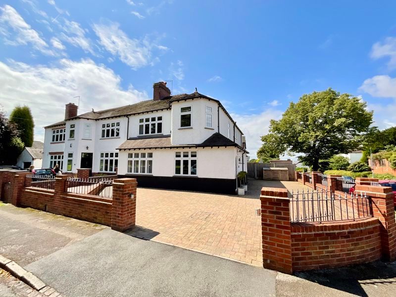 4 bed semidetached house for sale in Southlands Avenue, Newcastle