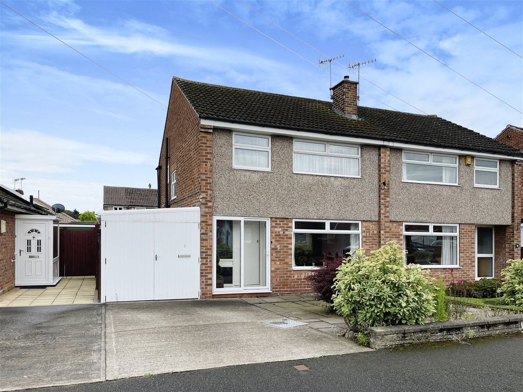3 bed semidetached house for sale in The Hollows, Nottingham NG11 Zoopla