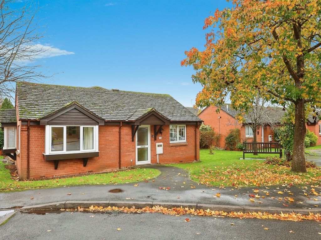 2 bed property for sale in Ashdene Gardens, Kenilworth CV8, £235,000