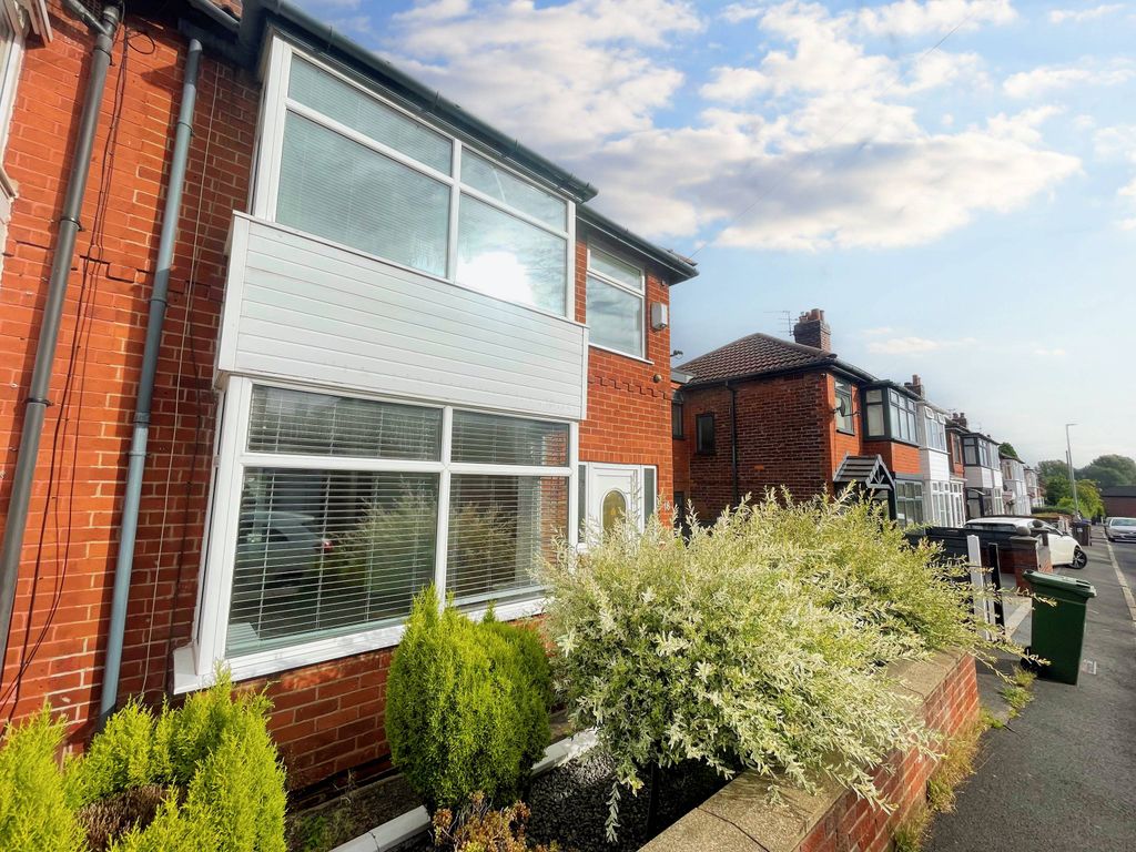 3 bed semidetached house to rent in Davids Road, Droylsden, Manchester