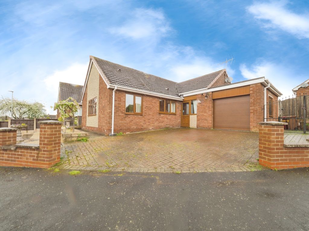 3 bed detached bungalow for sale in St. Andrews Avenue, Yaddlethorpe