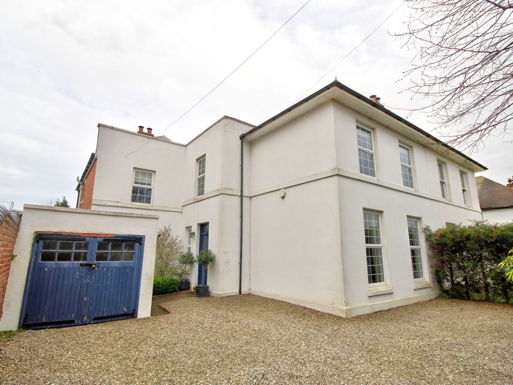 4 bed semidetached house for sale in Chester Road North, Kidderminster