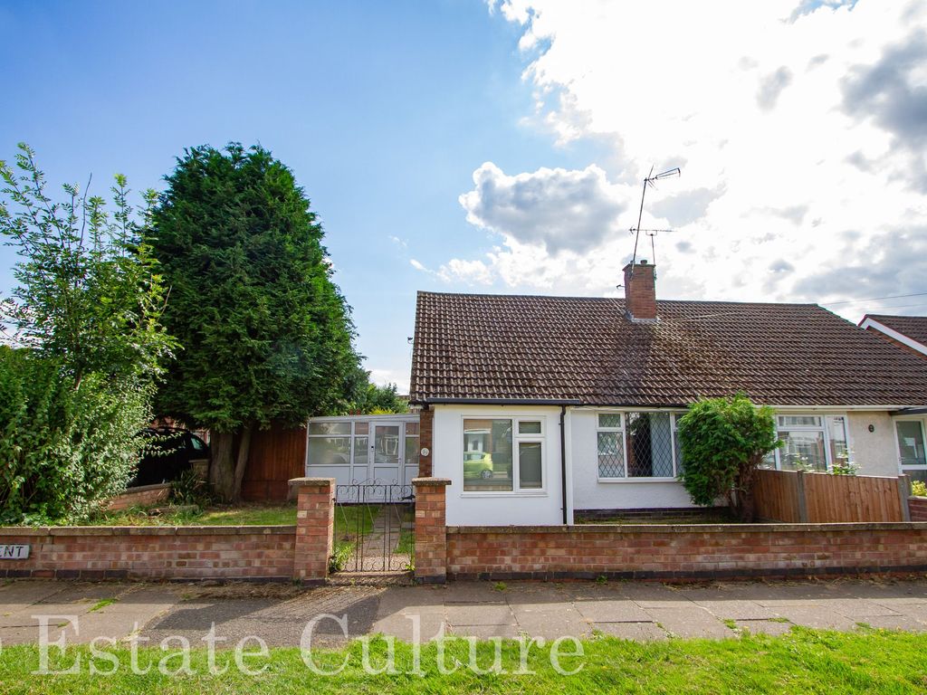 2 bed bungalow to rent in Royal Crescent, Willenhall, Coventry CV3, £