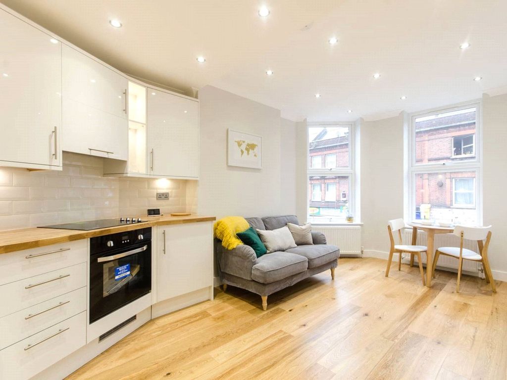 2 bed flat to rent in High Road, Willesden, London NW10, £1,750 pcm