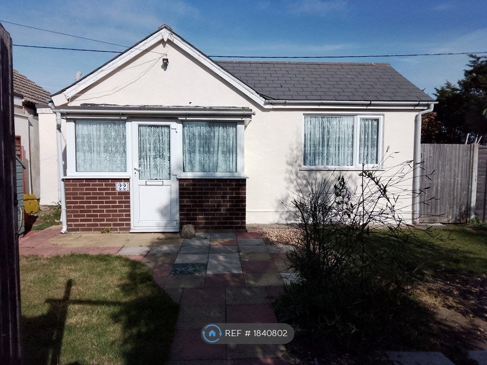 1 bed bungalow to rent in Gorse Way, Clacton On Sea CO15, £700 pcm Zoopla
