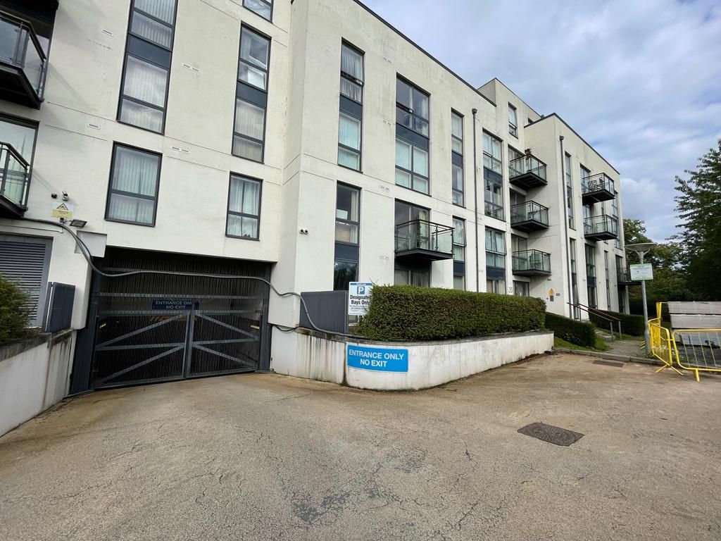 2 bed flat to rent in Edgbaston Crescent, Birmingham B5, £1,395 pcm