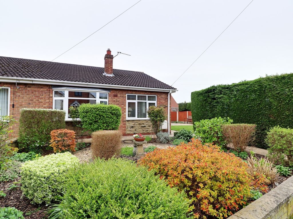 2 bed semidetached bungalow for sale in Low Cross Street, Crowle DN17