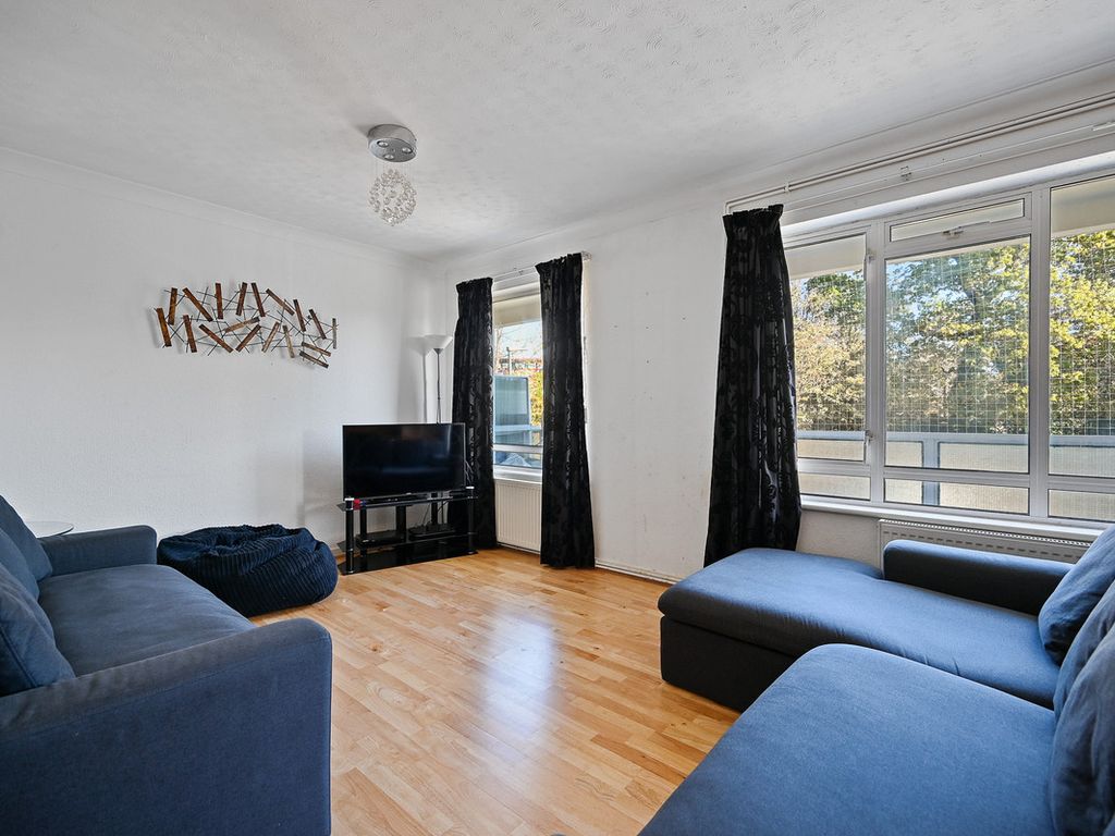 3 bed flat for sale in Dove Park, Pinner HA5, £425,000 Zoopla
