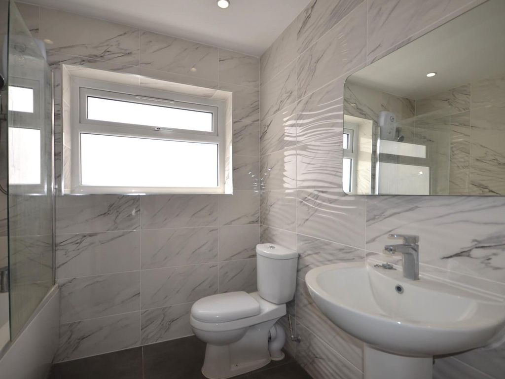 2 bed flat to rent in St House, Bellegrove Road, Welling DA16