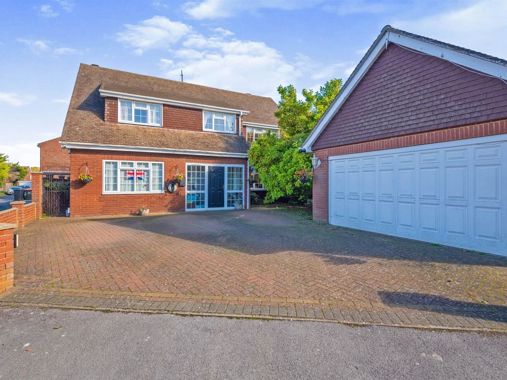 4 bed detached house for sale in Drury Lane, Houghton Regis, Dunstable