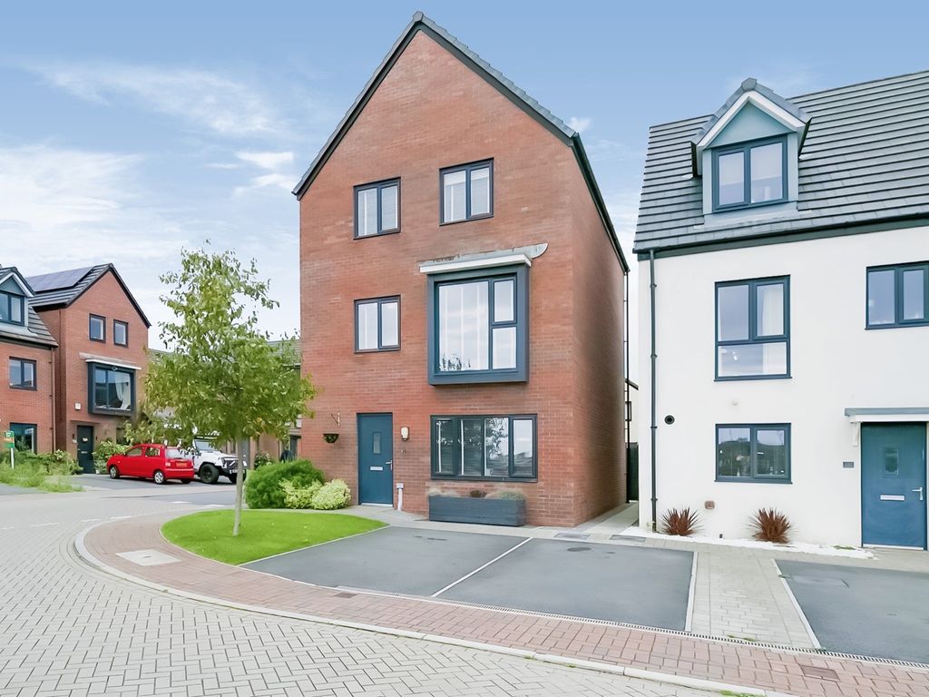 4 bed detached house for sale in Island View, Barry CF62, £400,000 Zoopla