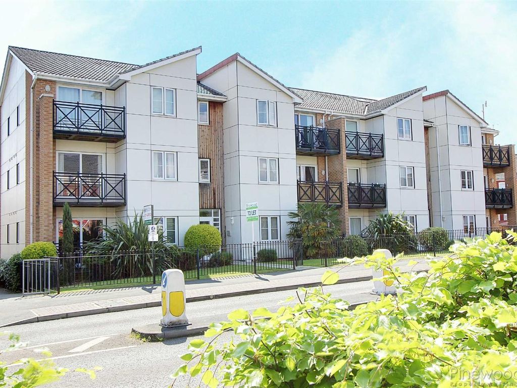 1 bed flat for sale in Kentmere House, Archdale Close, Chesterfield