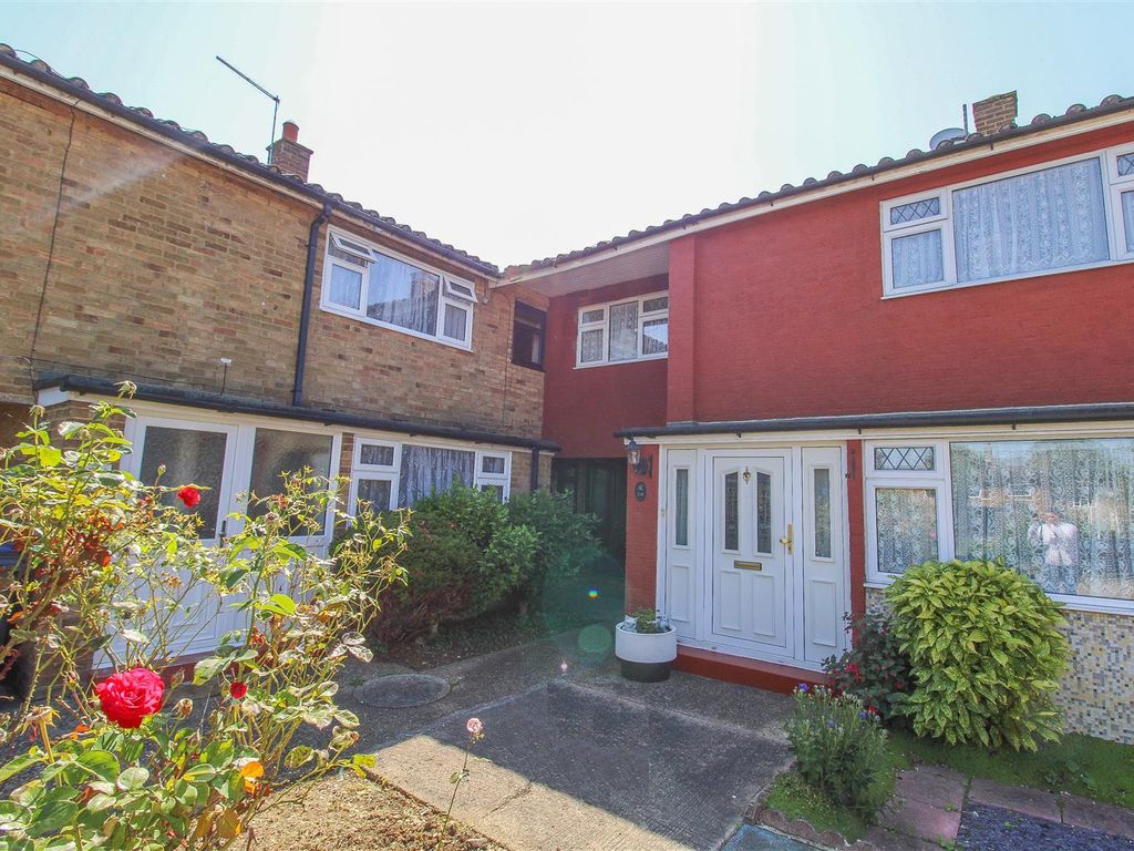 4 bed terraced house for sale in Kingsland, Harlow CM18, £375,000 Zoopla