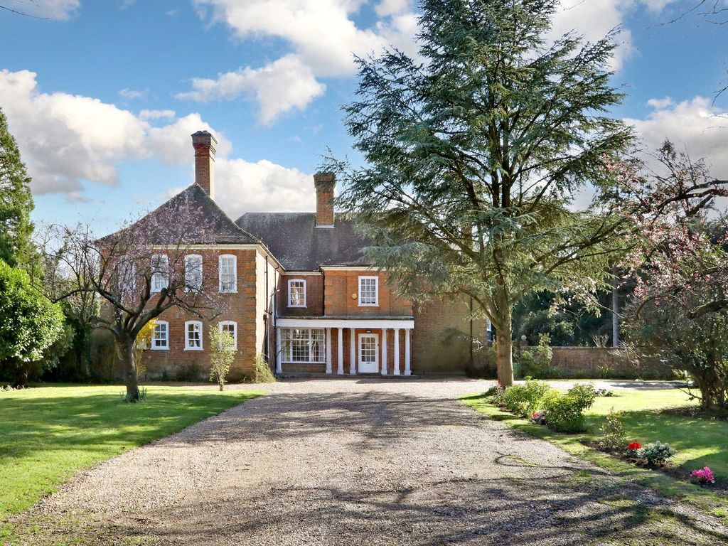 7 bed detached house for sale in Marsham Way, Gerrards Cross SL9, £