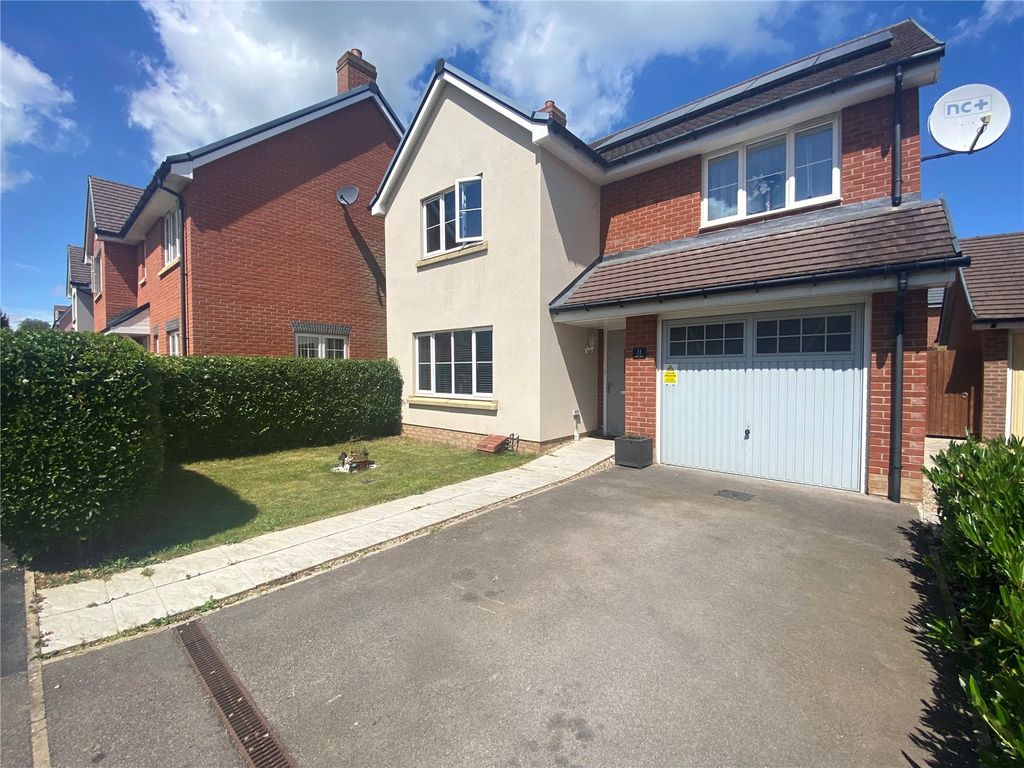 4 bed detached house for sale in Abbotsbury Drive, Monksmoor, Daventry