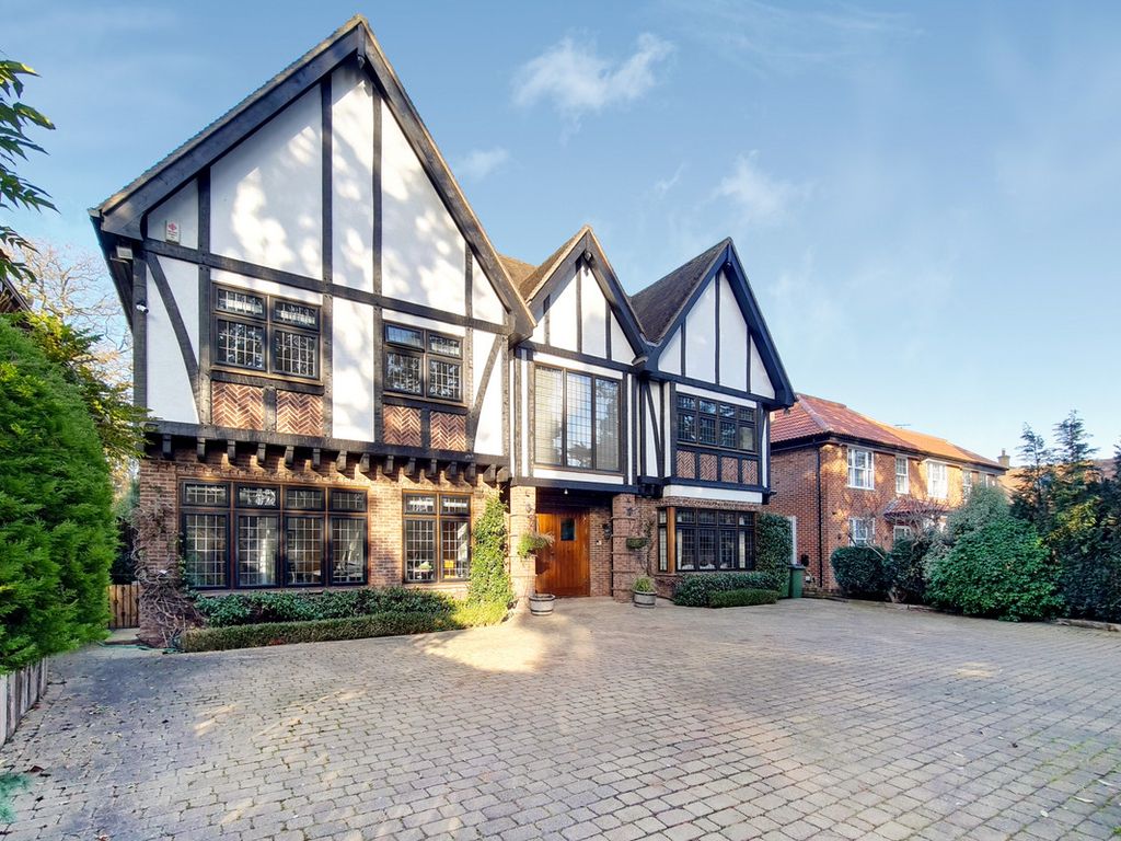 6 bed detached house for sale in Canons Drive Edgware, Middlesex HA8