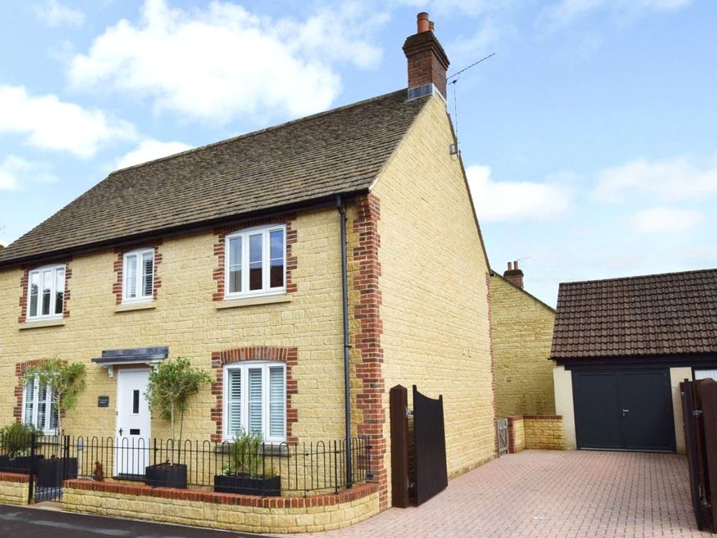 4 bed detached house for sale in Chapel Street, Derry Hill, Calne