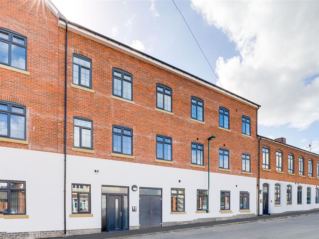 2 bed flat for sale in Holland Street, Hyson Green, Nottinghamshire NG7