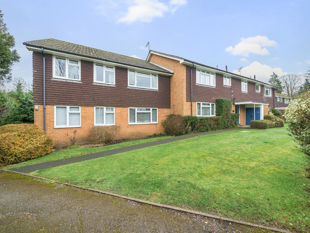 2 bed flat for sale in Pit Farm Road, Guildford GU1, £330,000 Zoopla