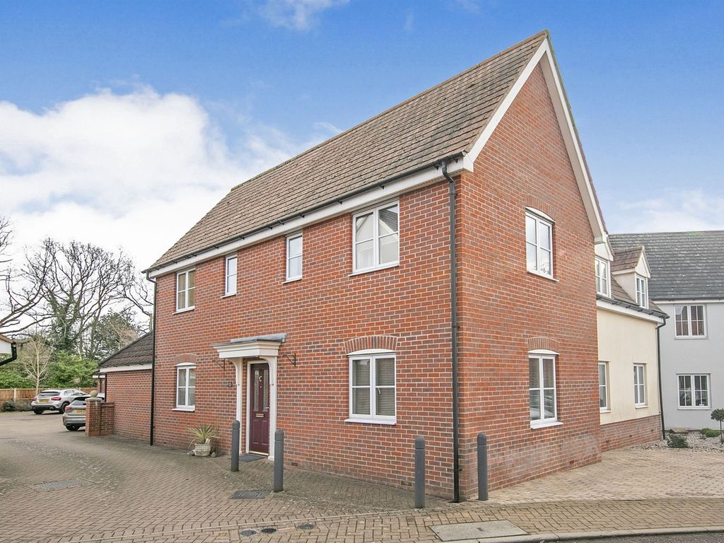 4 bed detached house for sale in Whitebeam Close, Mile End, Colchester